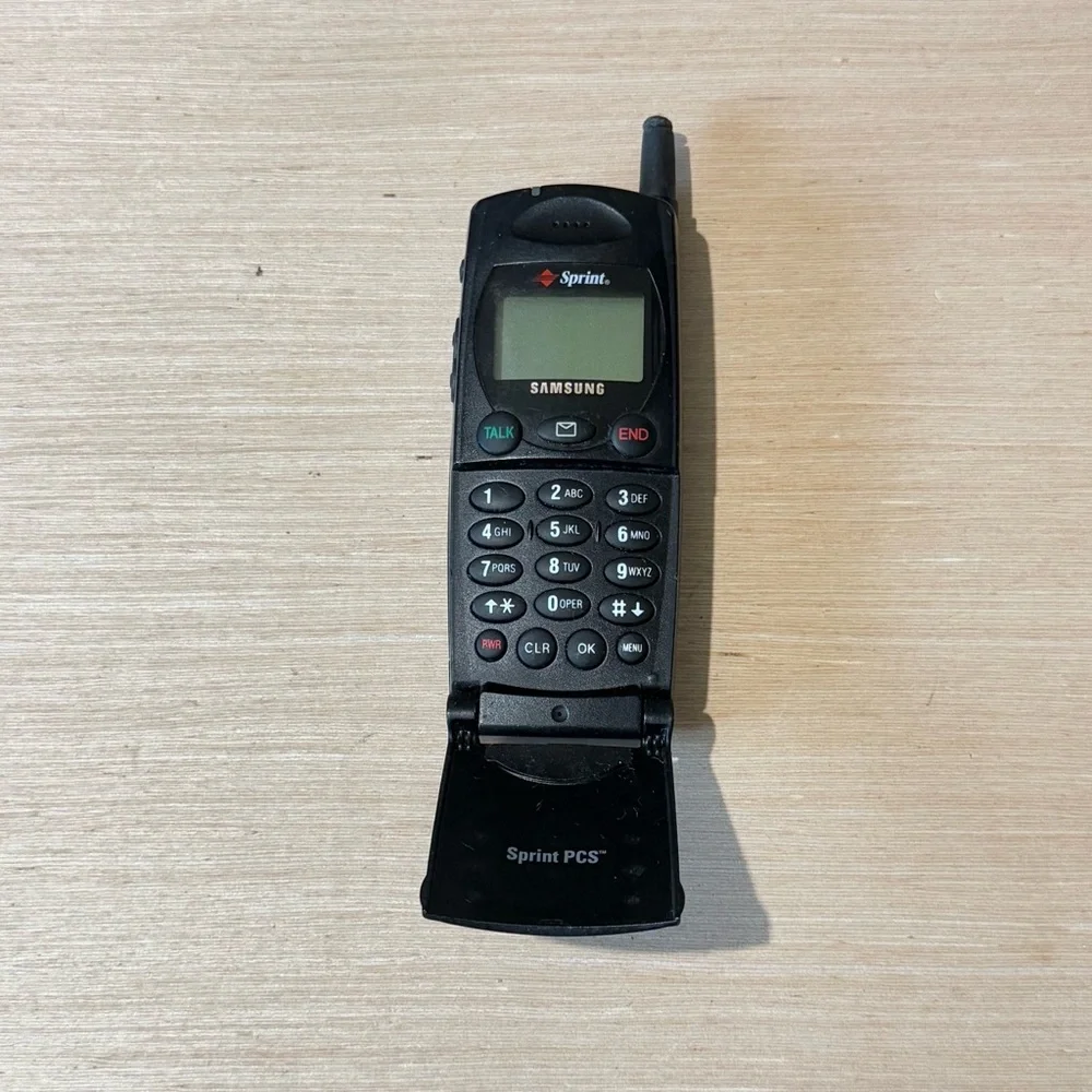 Samsung SCH-2000 Rare Cellular Phone Blk Sprint “UNTESTED”No Charger Buy As Is.